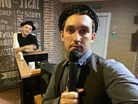 Ведущий и диджей